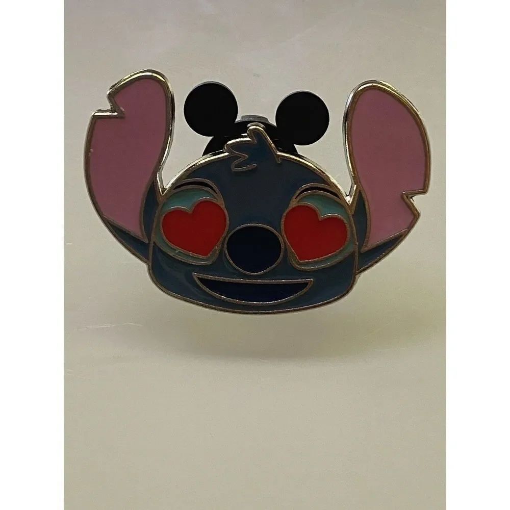 Stitch Emoji Blitz Heart Eyes Disney Trading Pin